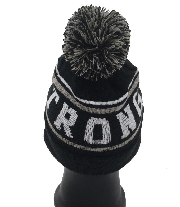 BORN STRONG Bommel Mütze - LIMITED EDITION