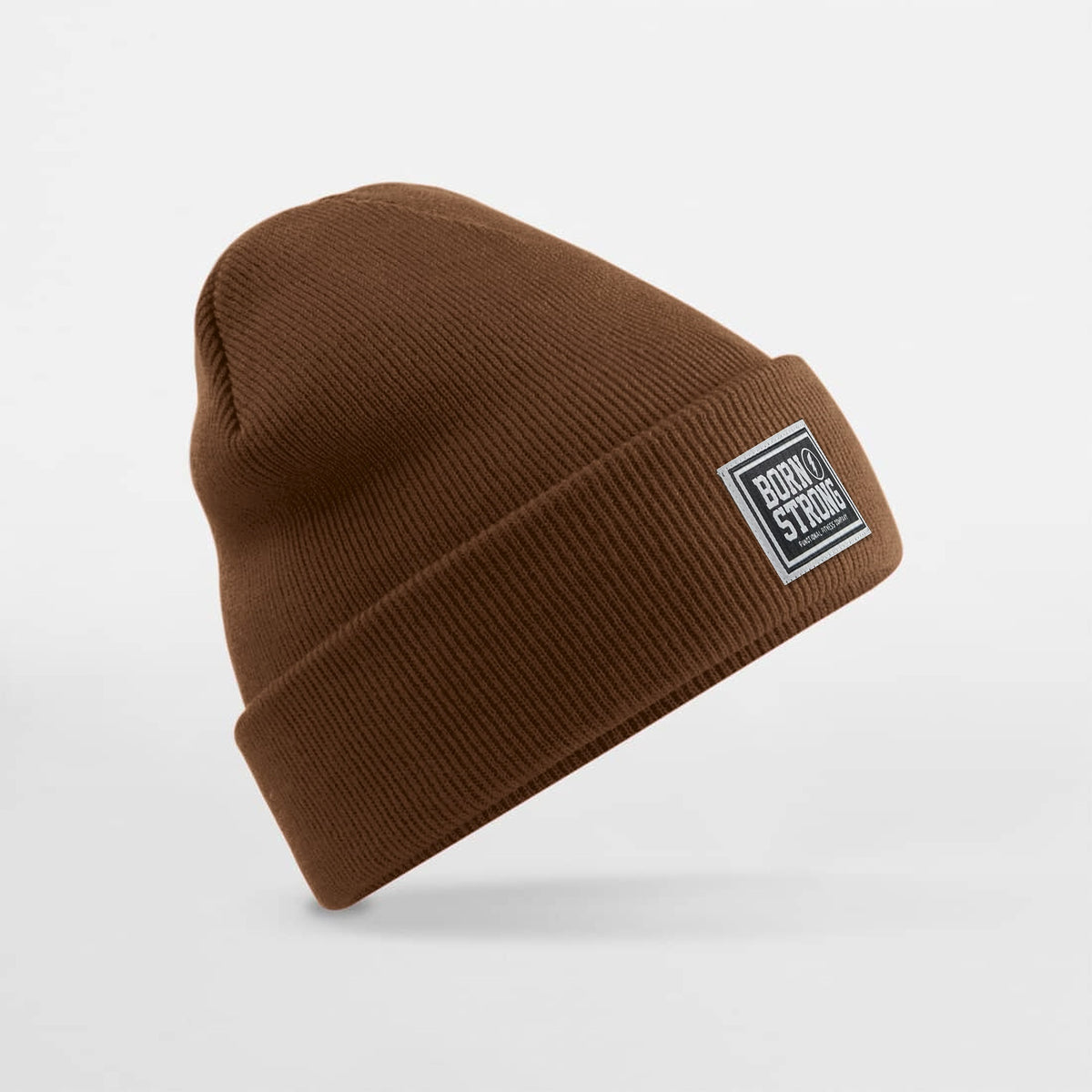 Born Strong Classic Beanie braun mit Patch – Functional Fitness Mütze