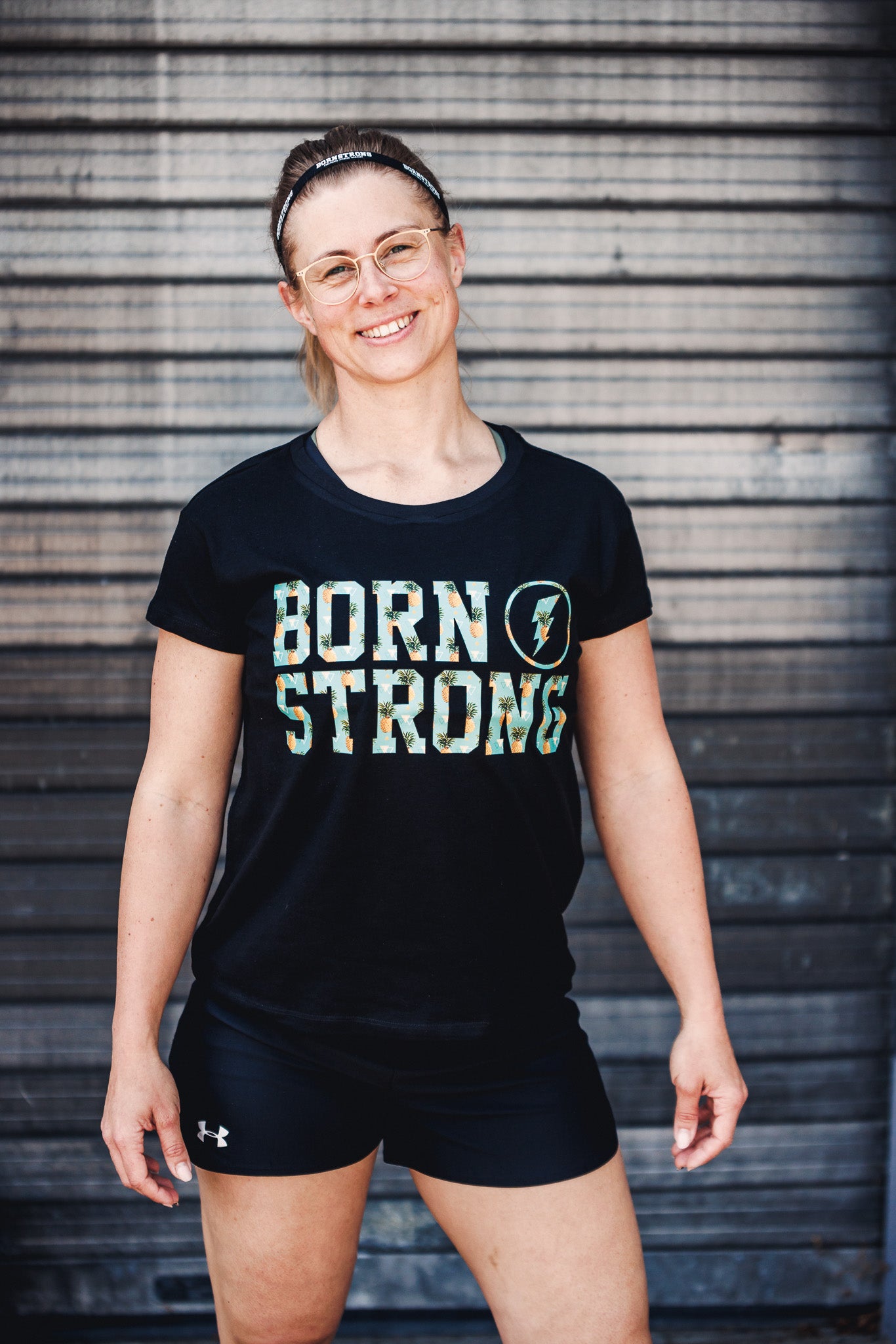 BORN STRONG Dames Shirt ANANAS CHUNK