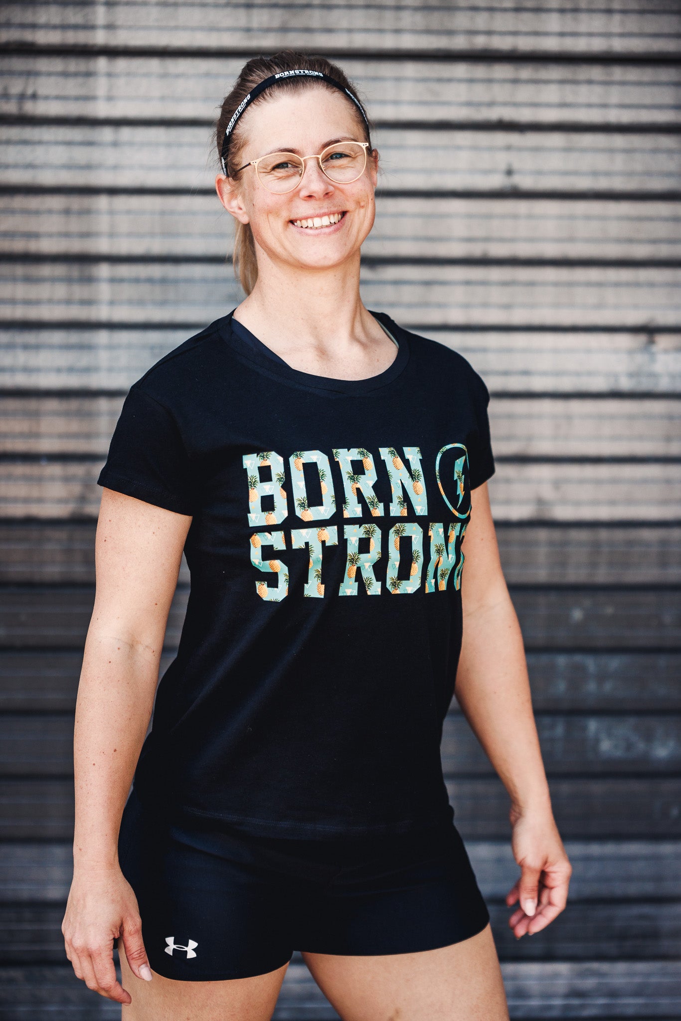 BORN STRONG Dames Shirt ANANAS CHUNK