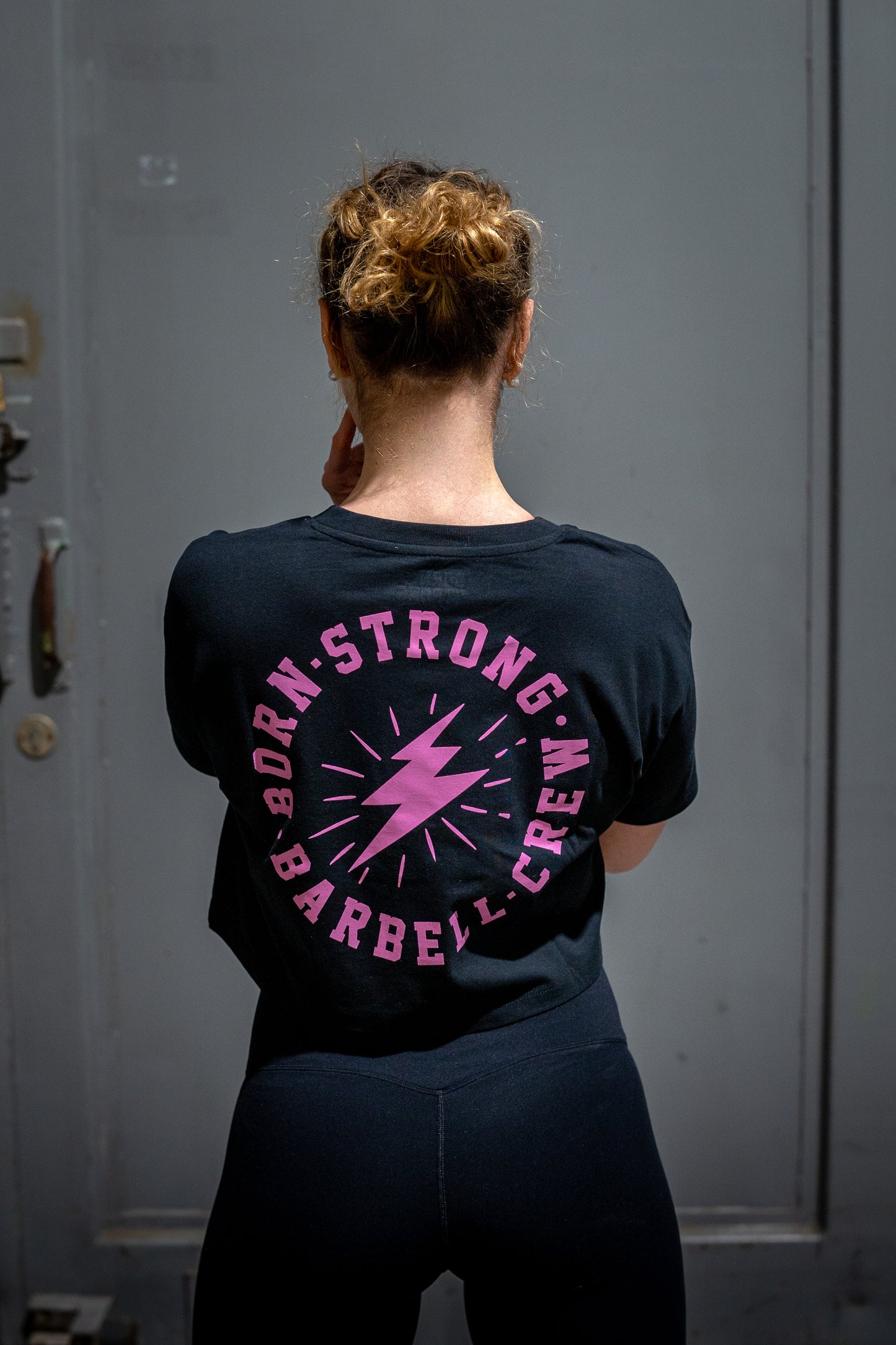 BARBELL CREW CROP - Black / Pink