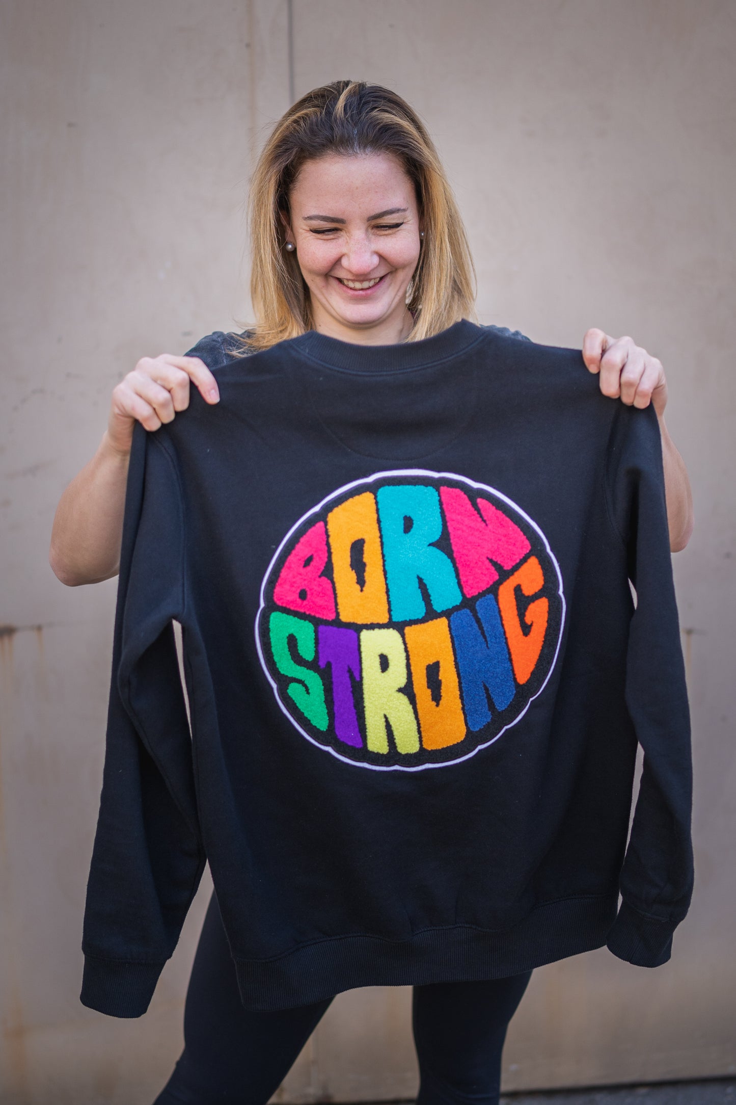 HARDCOREVIBES Uni-sweater (Chinelle-applicatie)