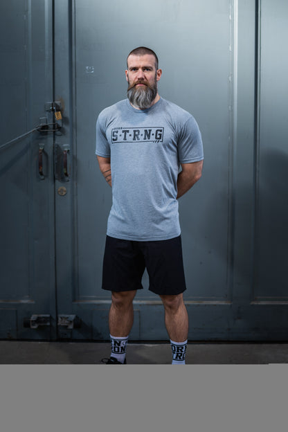 GEBOREN STERK - S-T-R-N-G-shirt