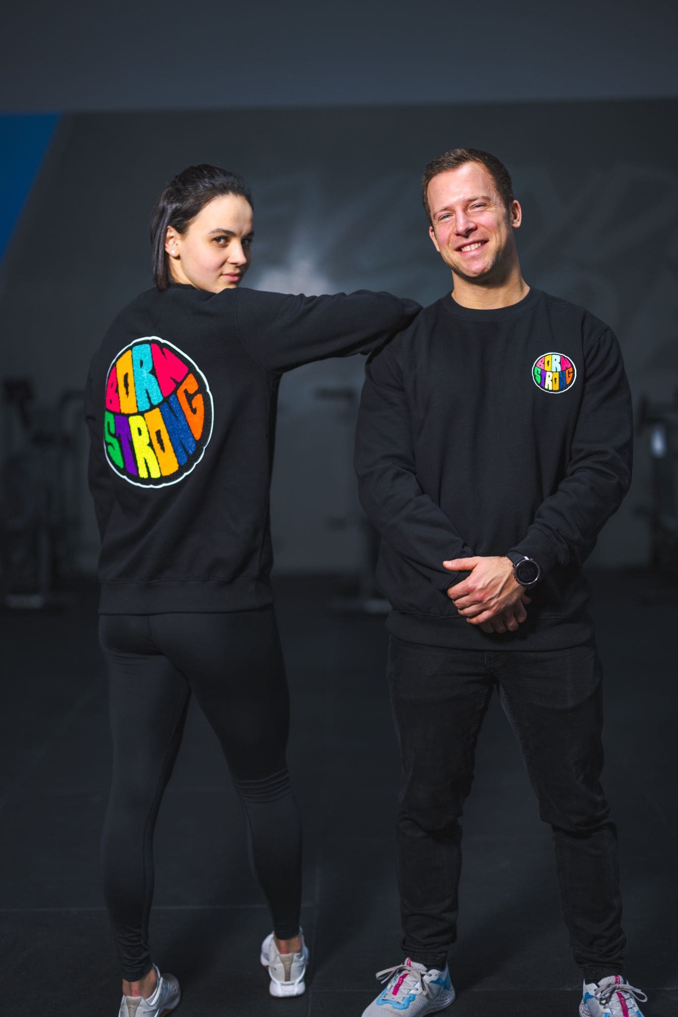 HARDCOREVIBES Uni-sweater (Chinelle-applicatie)